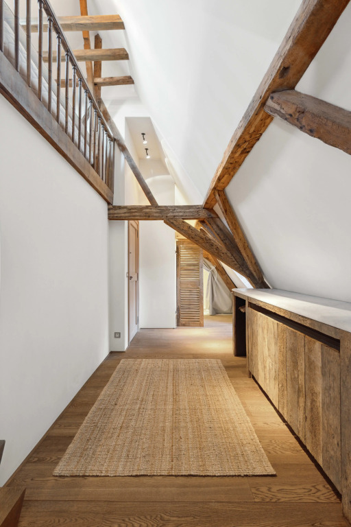 Beautiful and authentic penthouse in Bruges center
