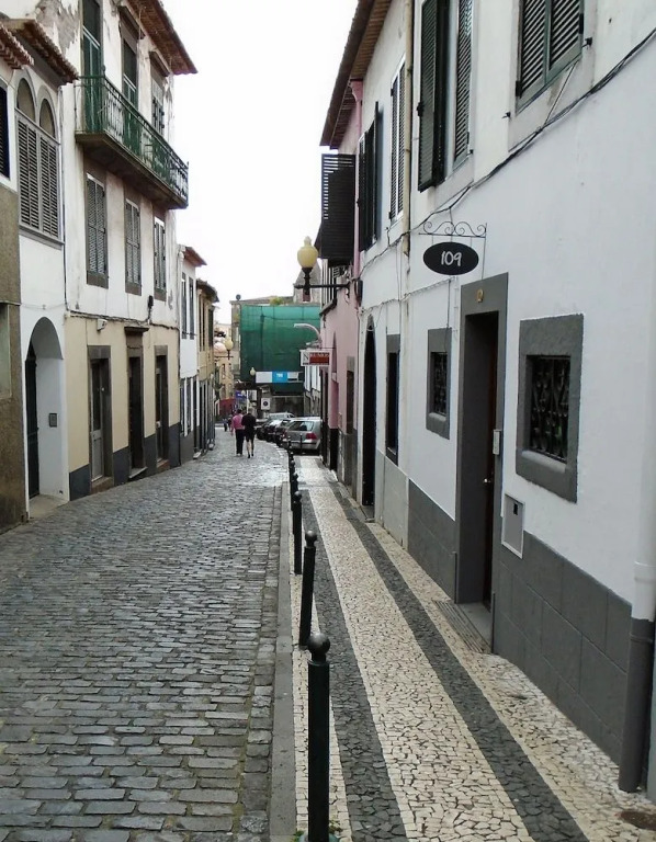 109 Funchal Hostel