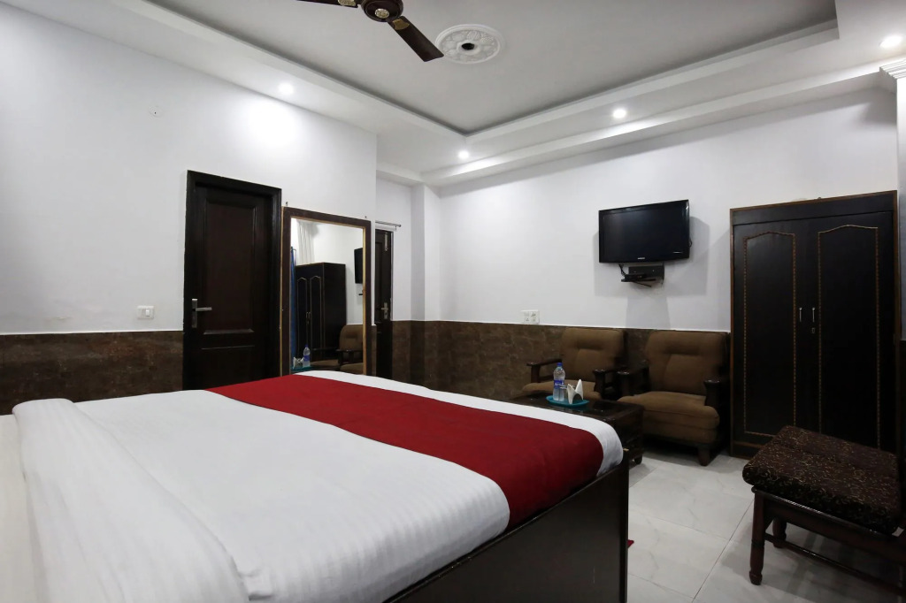 Hotel Oberoi By OYO Rooms