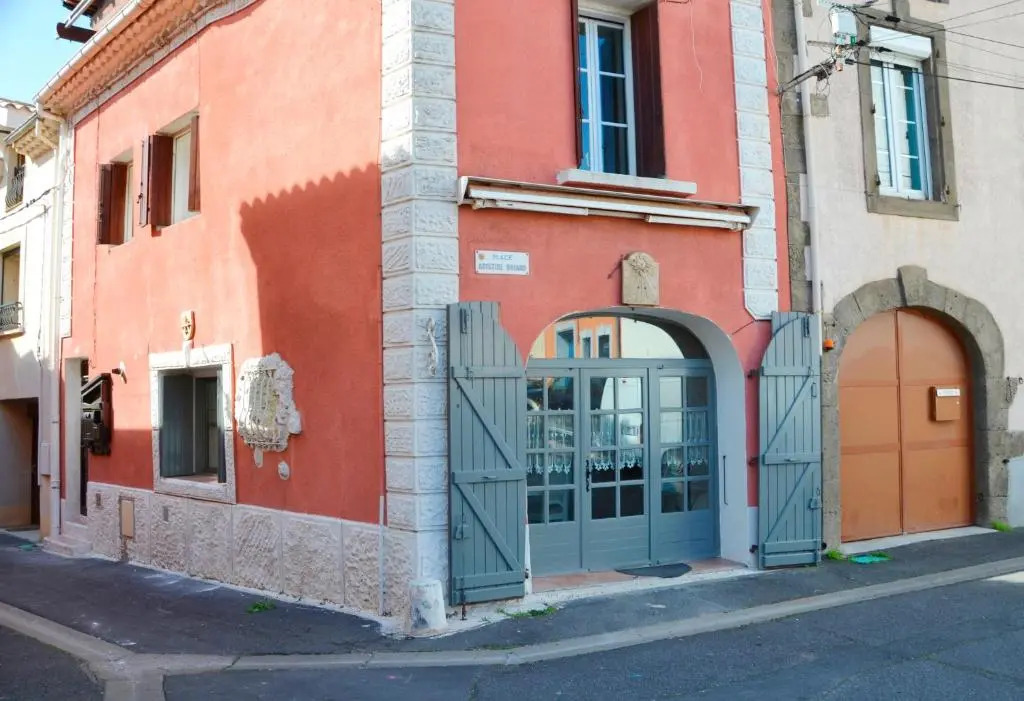 Charmant studio dans le centre historique de Vias