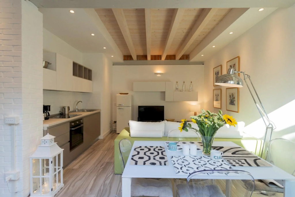 CO-C933-ADIA67A1 - White Suite with private terrace