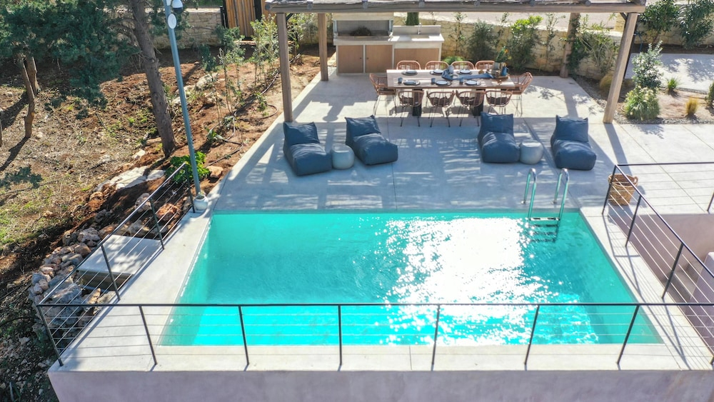 EAST VILLA by CYAMES