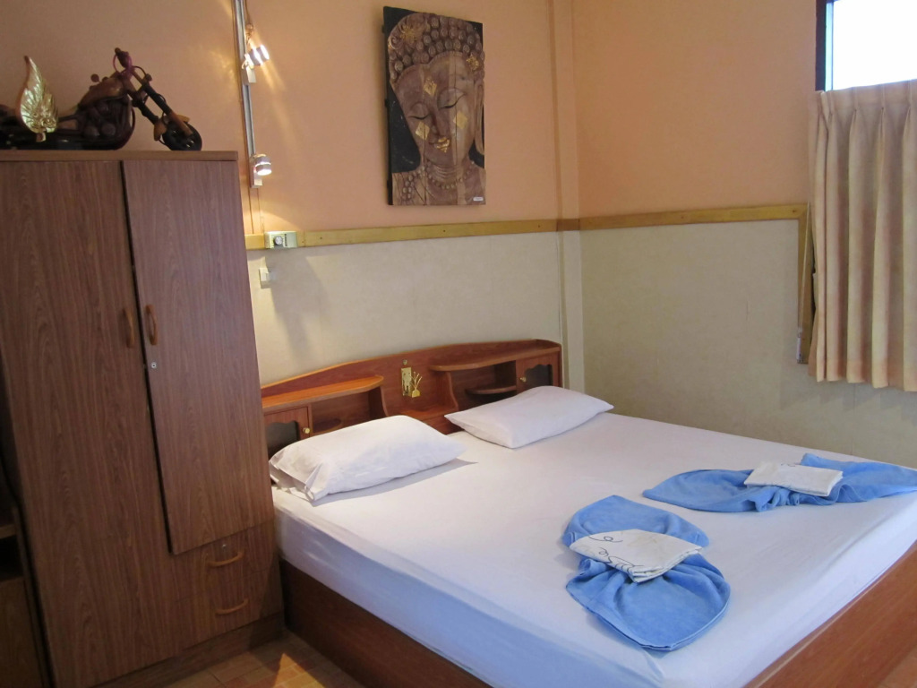 Hollanda Montri Guesthouse