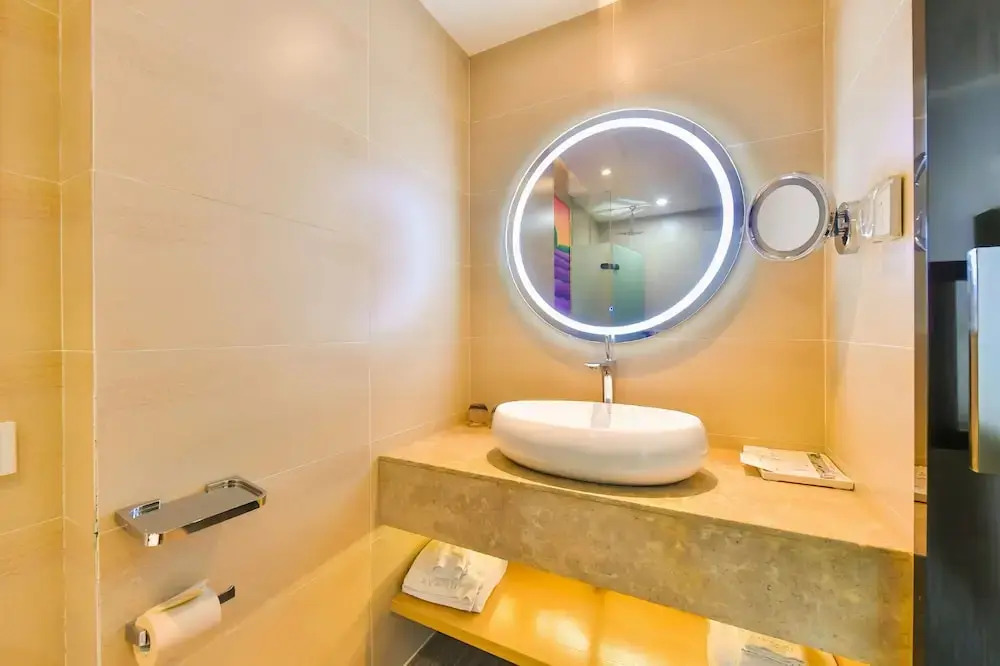 Lavande International Hotel Wuhan Jiedaokou University of Technology Mafangshan Campus Branch