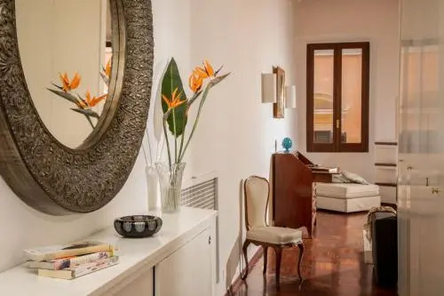 Alexander Apartment Condotti