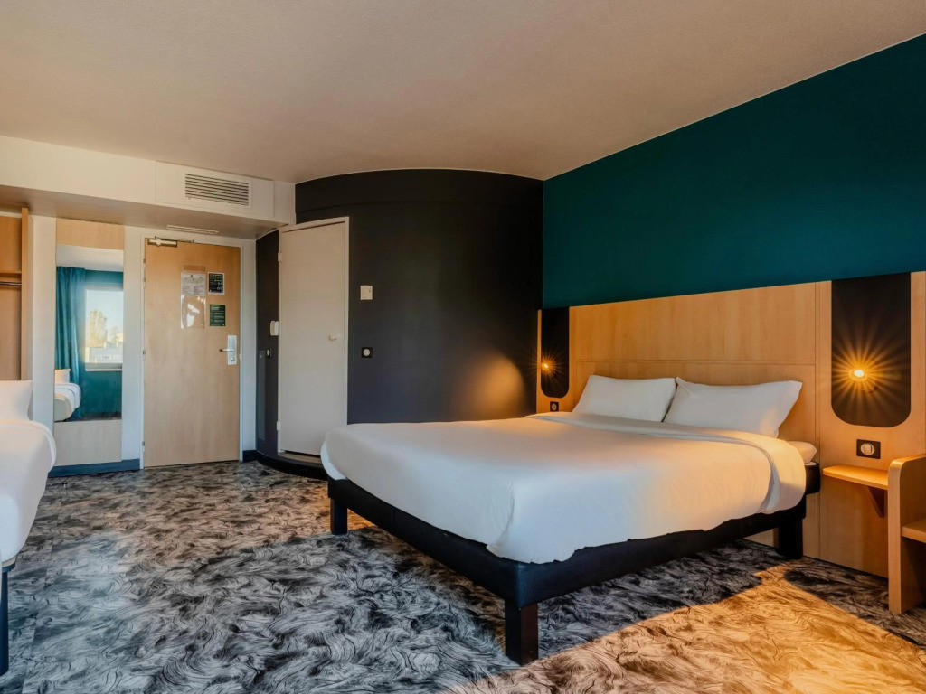 B&B HOTEL Maubeuge Gare
