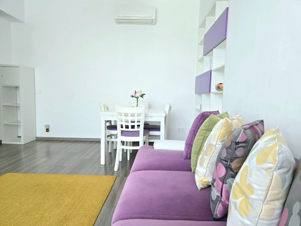VR2 Central Apartment
