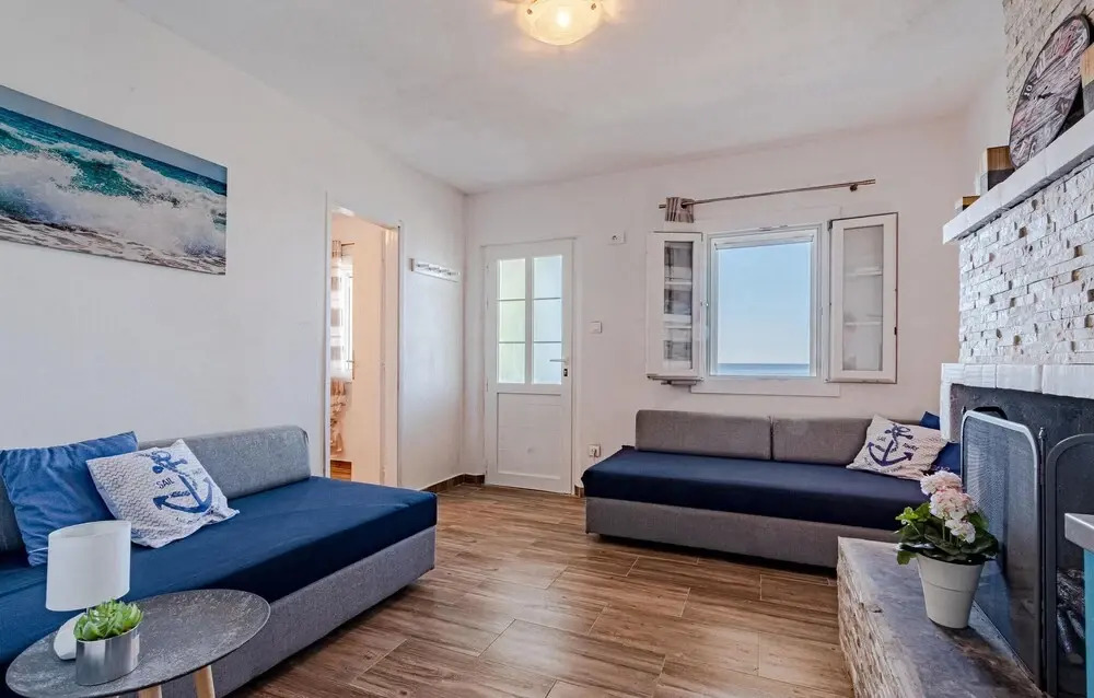 Beautiful Home in Potomje With Wifi and 1 Bedrooms