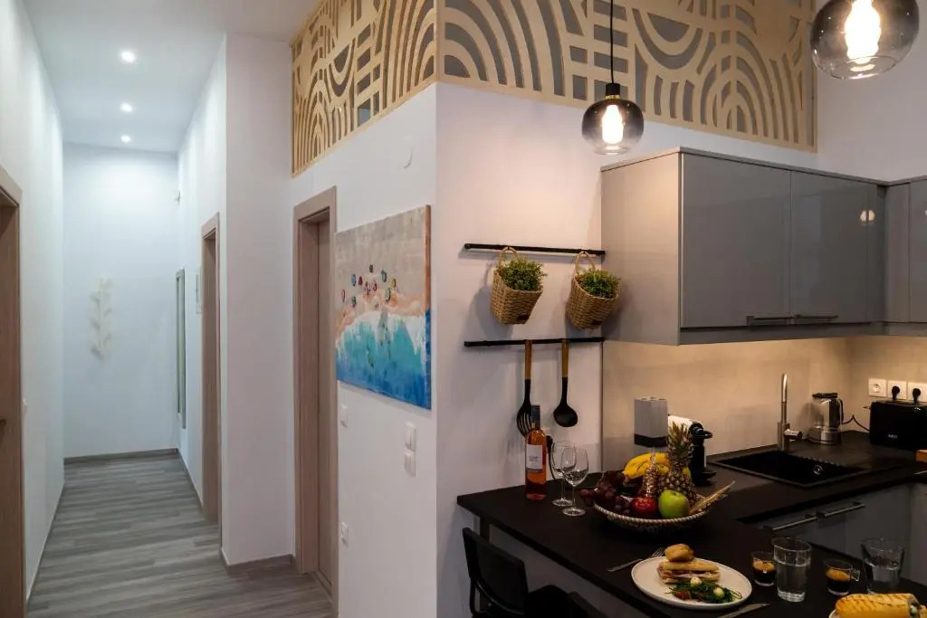 Central Suites Aegina 2