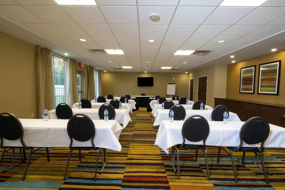 Fairfield Inn & Suites Detroit Macomb