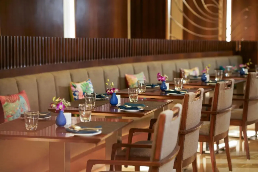 WOW Crest, Indore - IHCL SeleQtions
