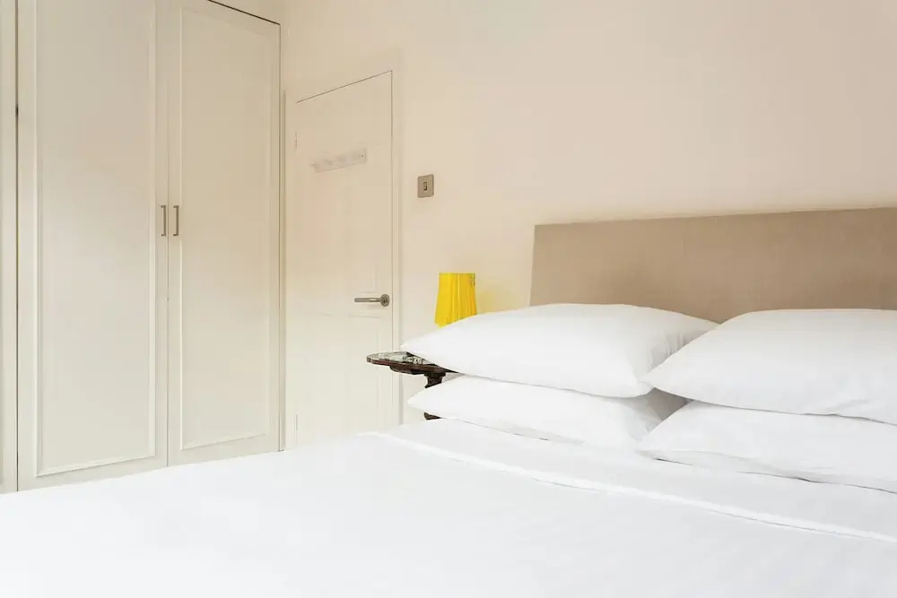 Boston Place II by onefinestay