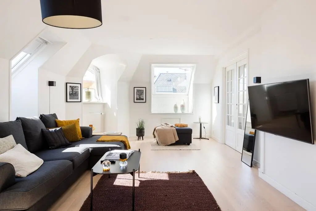★210SQM Lux Penthouse, City centre-next to Tivoli★