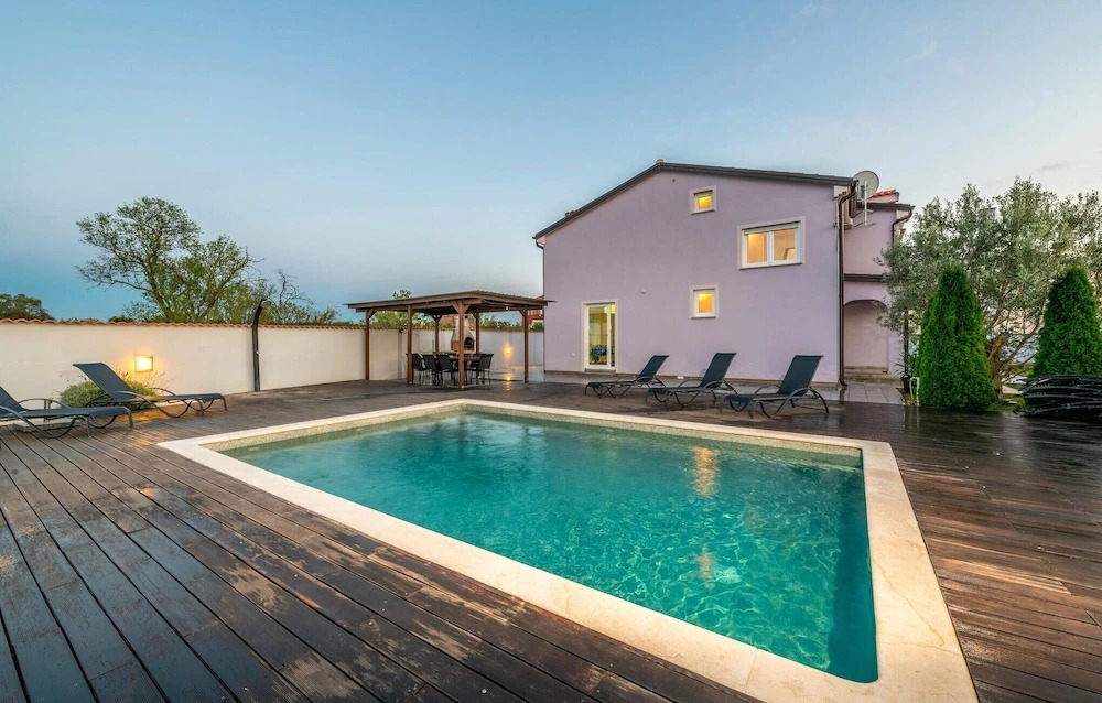 Amazing Home in Pula With Wifi and 4 Bedrooms