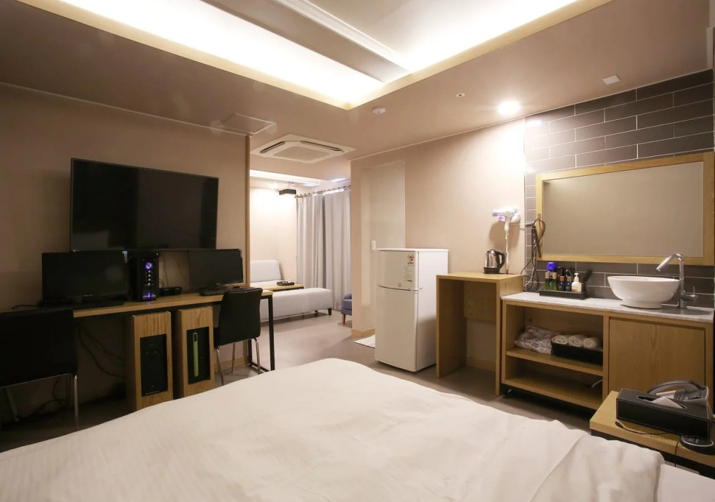 A7 Hotel