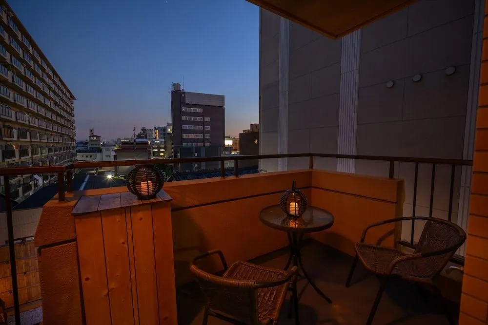 Strata Hotel