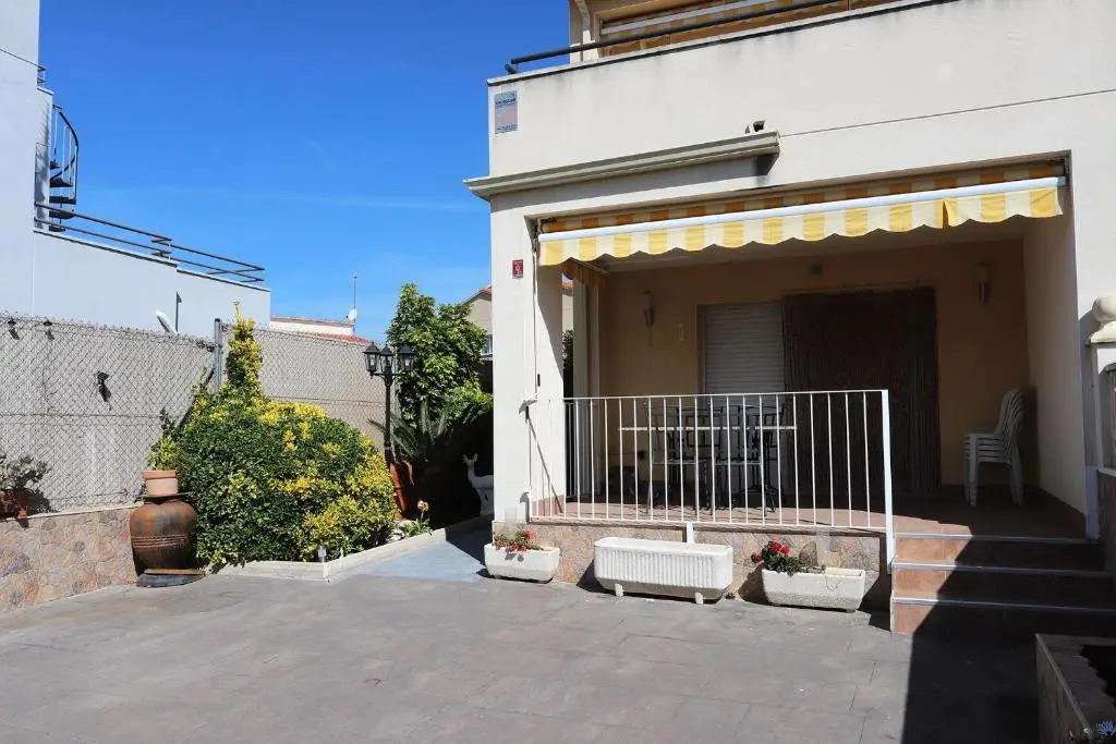 AT131 Aire acondicionado, comunidad con piscina, playa a 800m