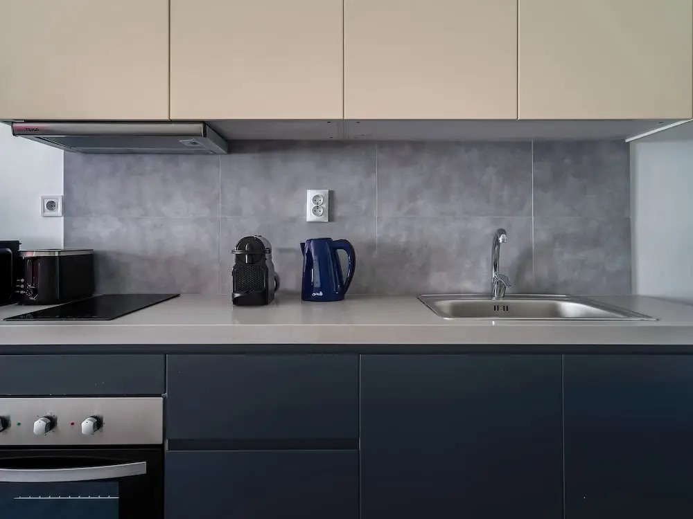 Sanders Center - Lovely Studio Apartment
