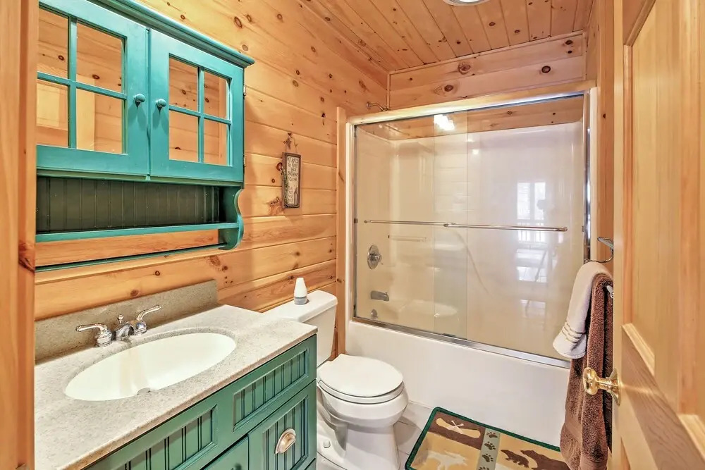 Rustic North Conway Cabin < 3 Mi to Cranmore Mtn!
