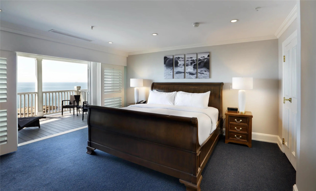 Madison Beach Hotel, Curio Collection by Hilton