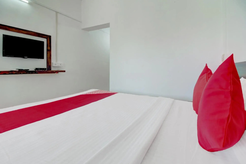 OYO 76721 Hotel MK