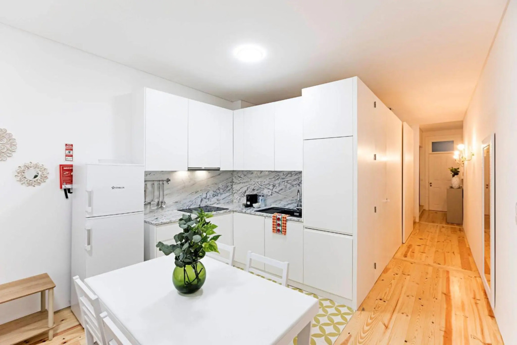Lóios 1BR Flat Downtown by LovelyStay