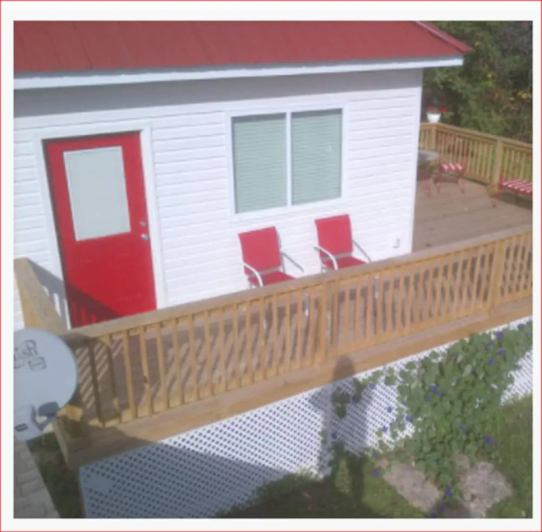 Jeni J's Gifts and Guest Houses