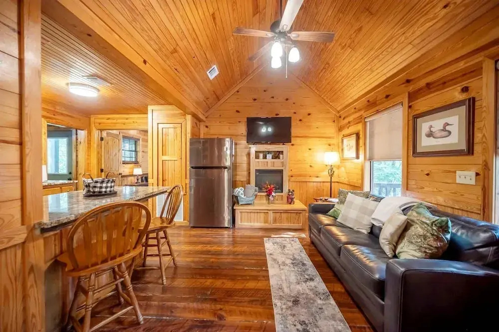 Sunset Ridge Cozy Cabin for 6