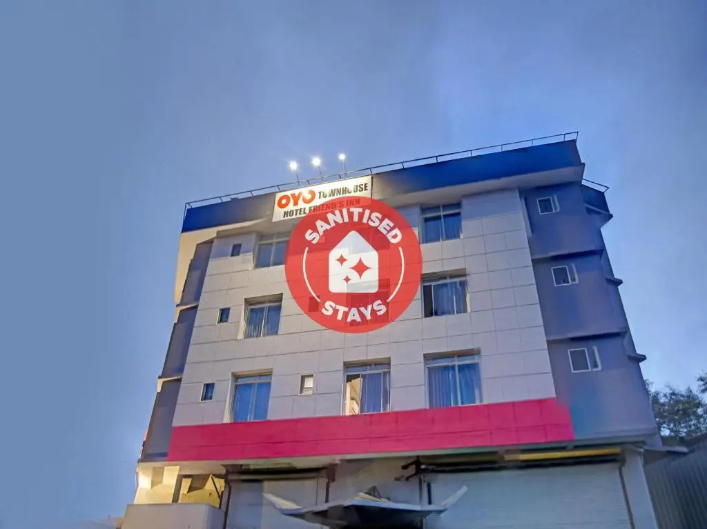 OYO 81349 Townhouse Friends Inn