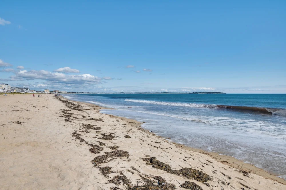 'beachfront 9' Condo on Old Orchard Beach