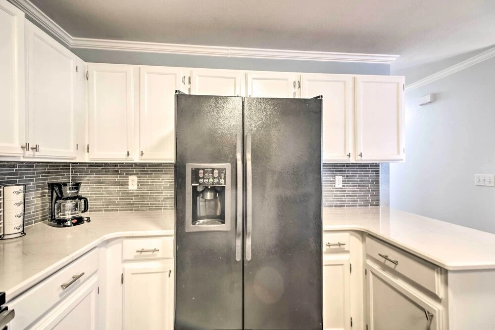 Loveland Duplex w/ Large Yard: 2 Mi to Dtwn