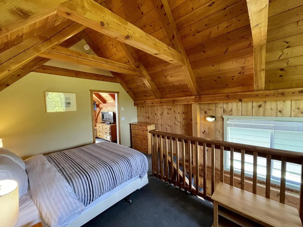 Best Coast Cabin