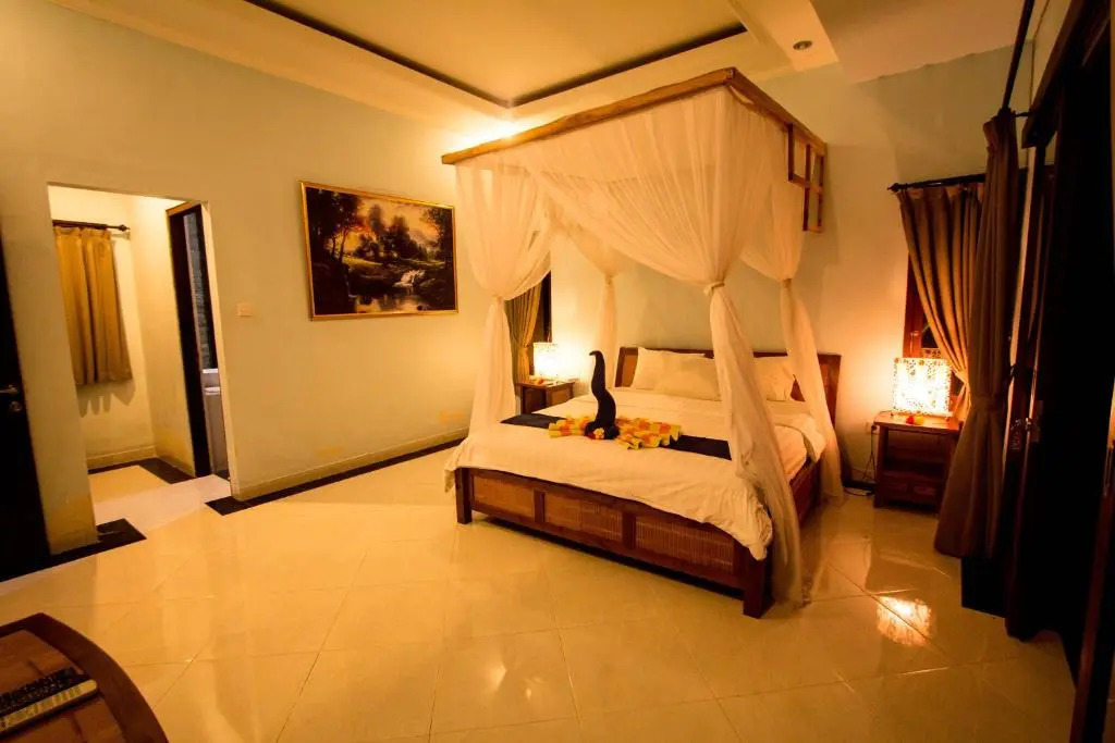 Ratna Villa