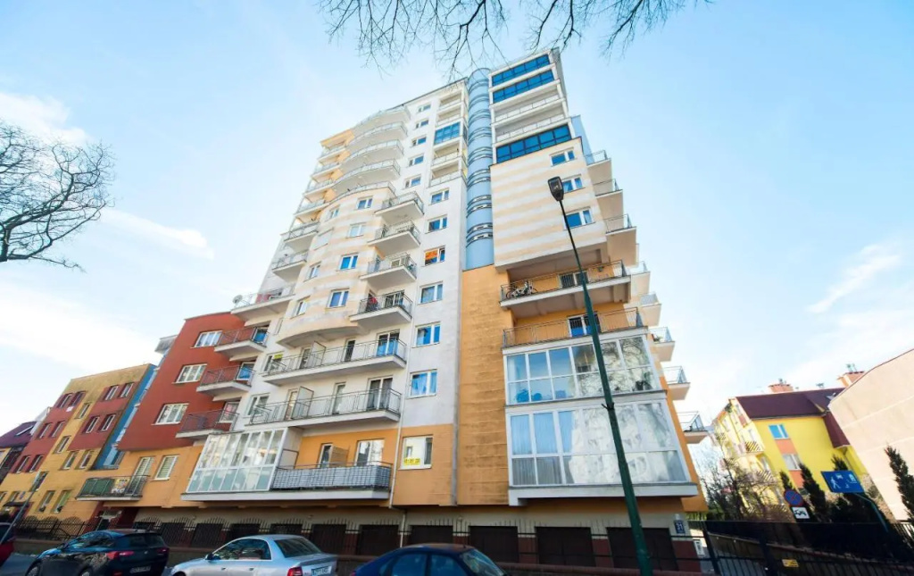 Jasnoszary Apartament Sun Seasons 24 w Kołobrzegu Blisko Morza by Noclegi Renters