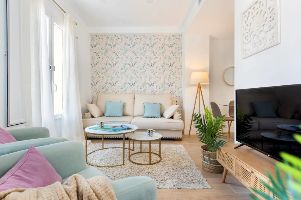 Lovely 3-bedroom Apartment Near Alameda Juan Rabadan I