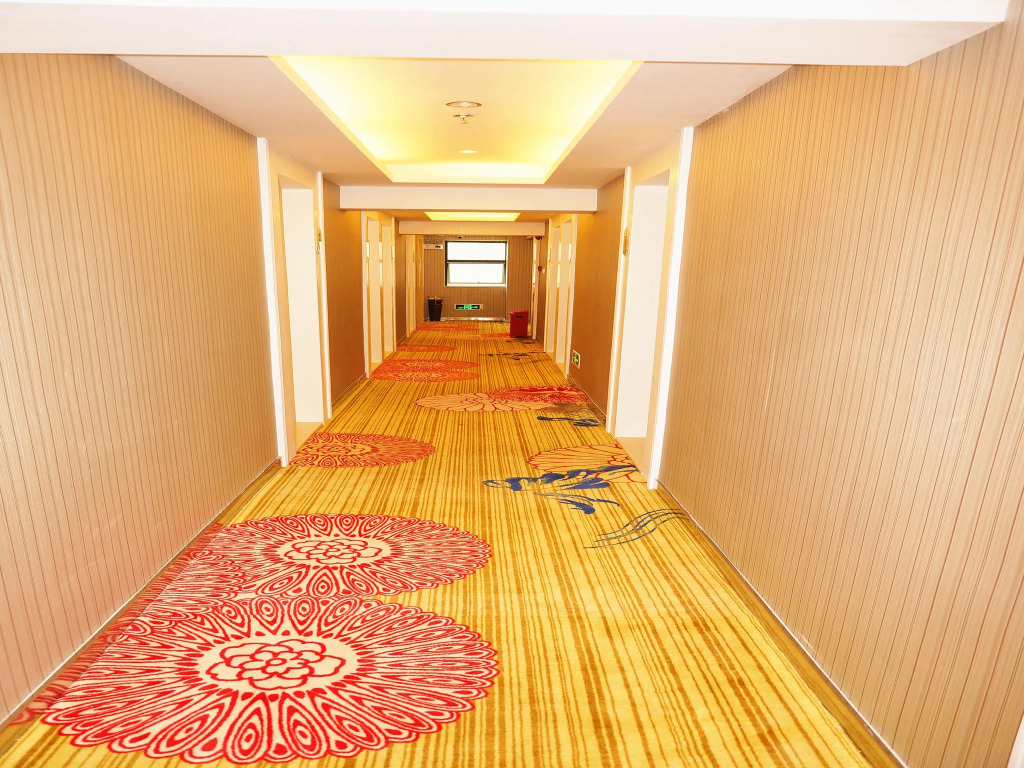 Zhuhai Qindao Hotel