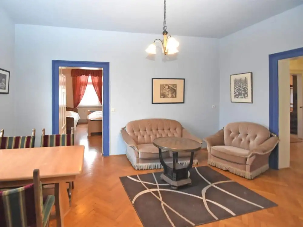 Exklusives Gruppenhaus mit home cinema