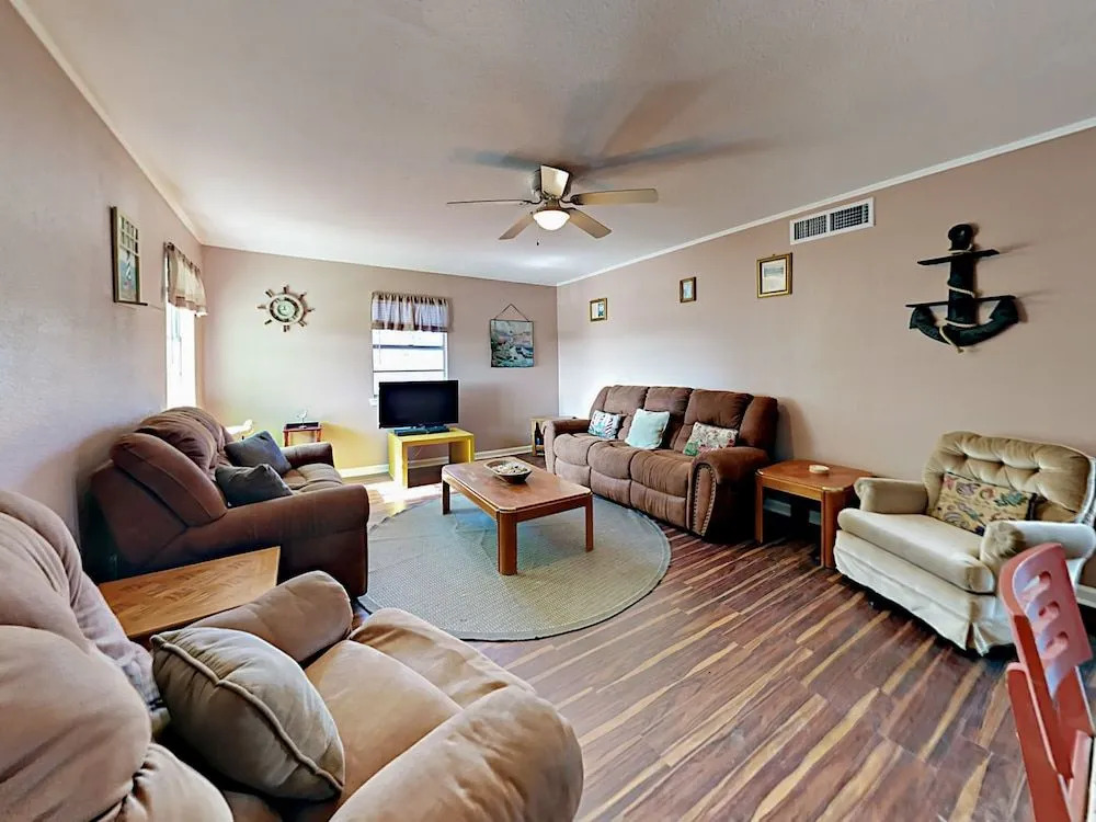 2BR Scenic Ocean Breeze by RedAwning