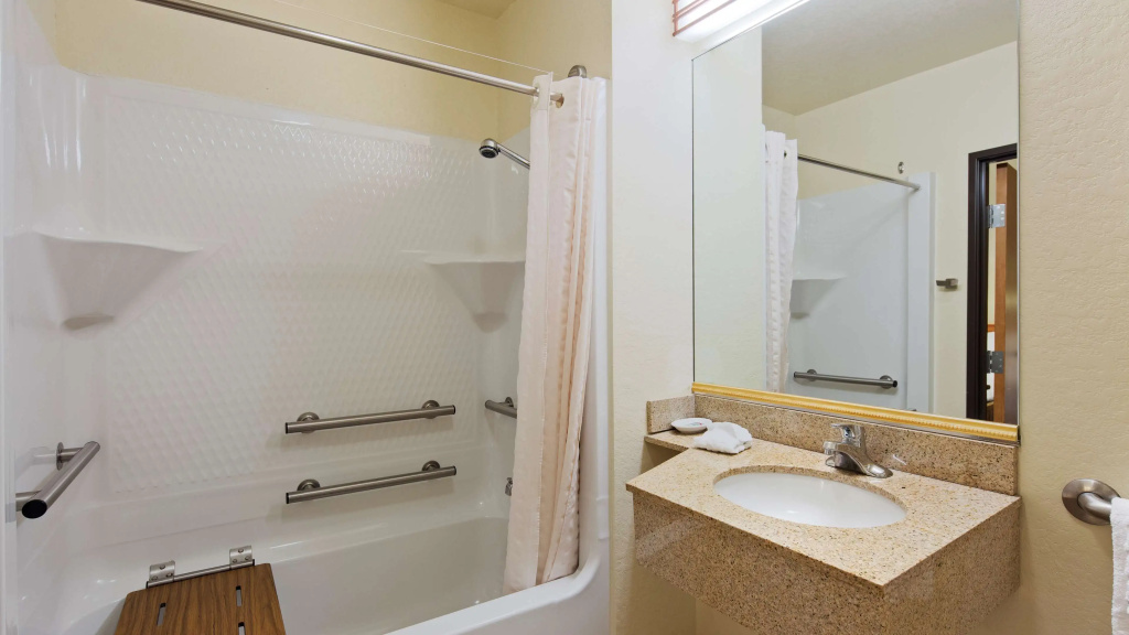 Best Western Golden Spike Inn & Suites