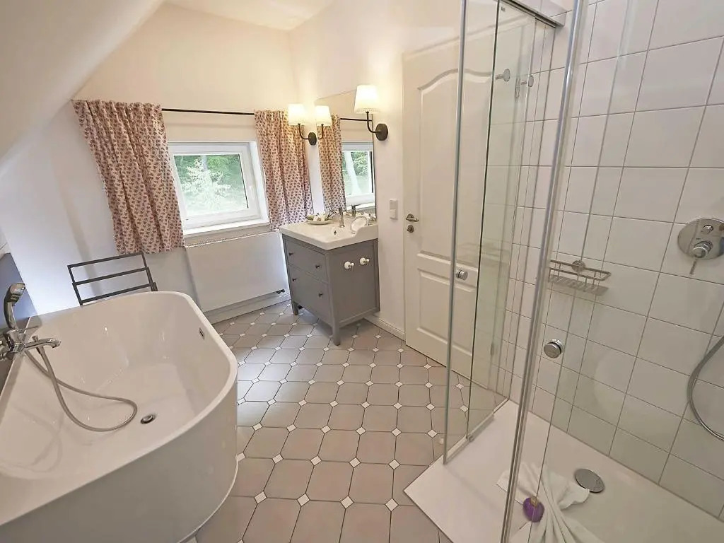 Haus "Strandlust" F408 über zwei Etagen mit Kamin, Terrasse, Garten