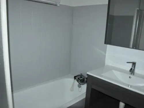 Apartment En Plein Centre Avec Balcon 1