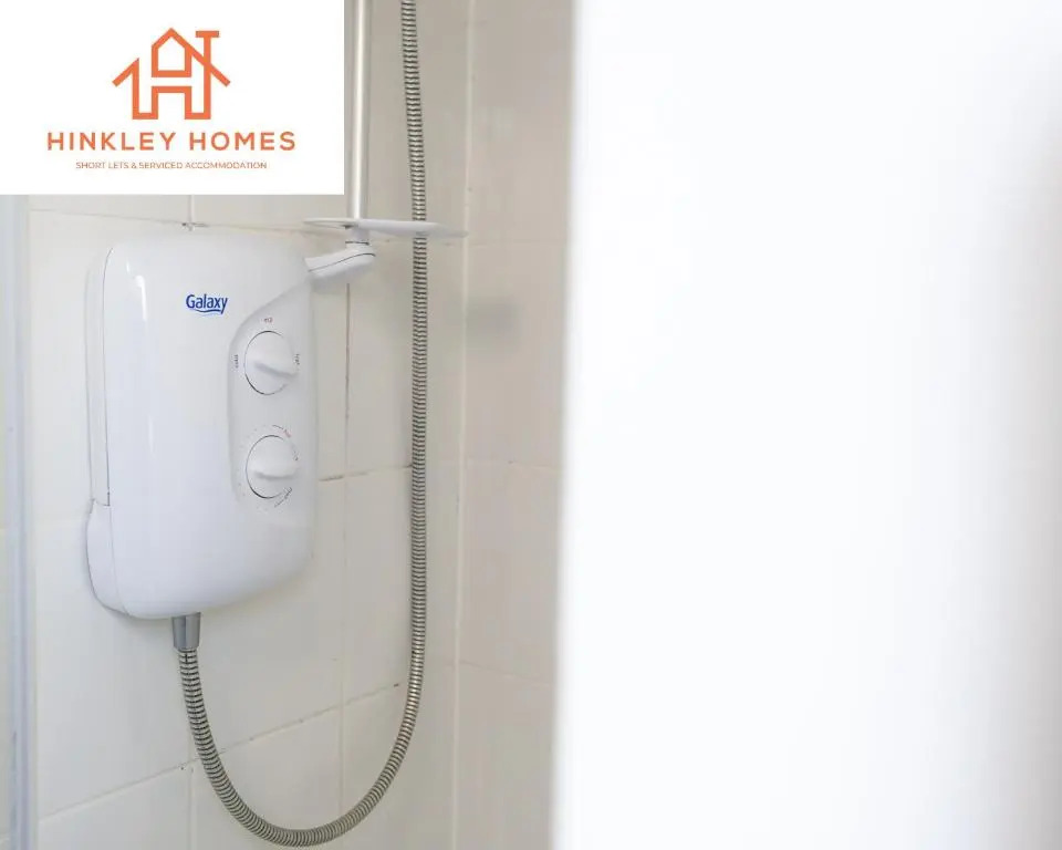 5 Beds - Free Gated Parking - City Centre - By Hinkley Homes Short Lets & Serviced Accommodation
