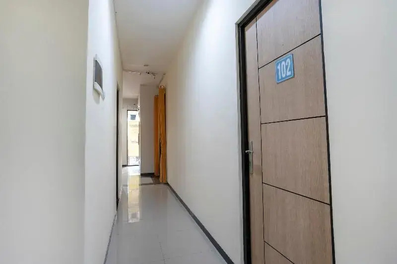 Oyo 3800 Kalidami Residence Syariah
