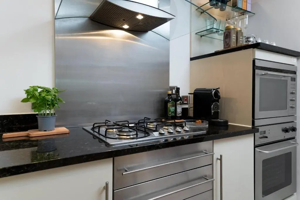BIG & LUXURY 3 BEDR, 4 BEDS, 2,5 BATH, COVENT GARDEN, BEST Location