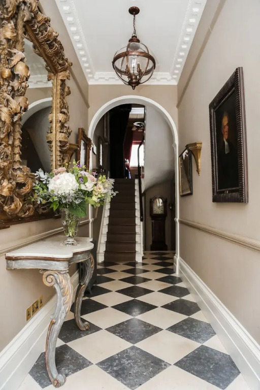 Henry's Townhouse