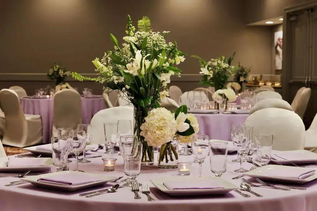 Hilton Phoenix Suites