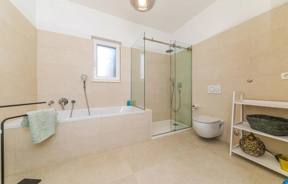 Awesome Home In Sibenik