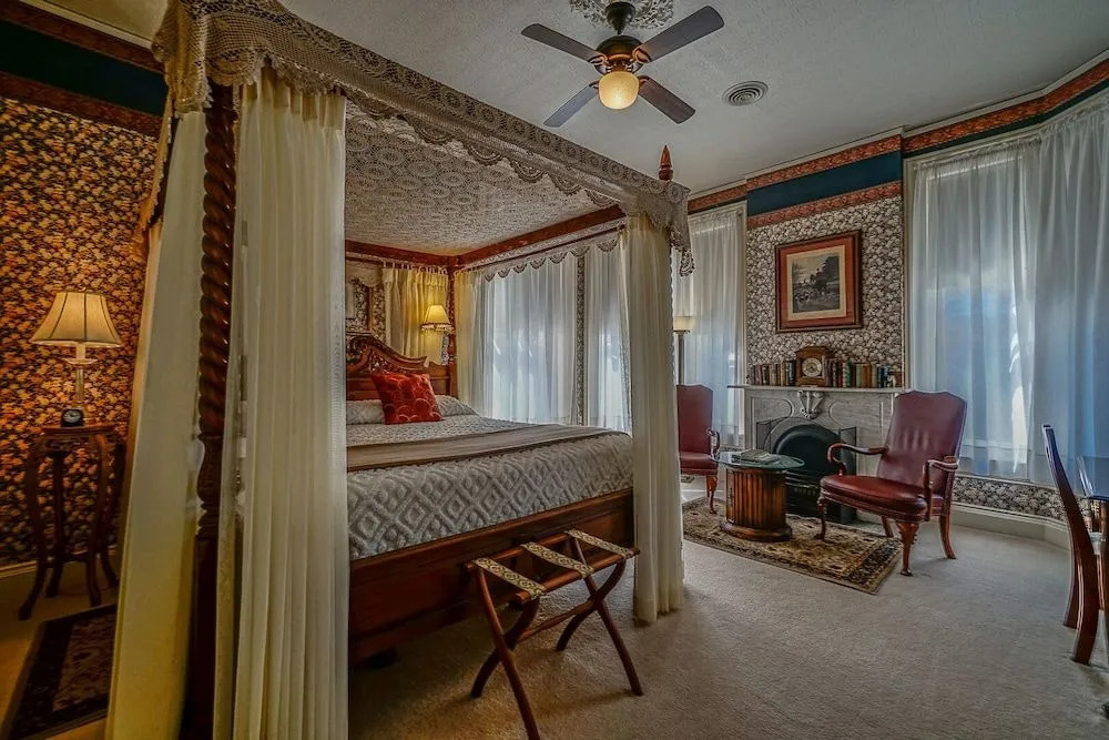 Pinehill Inn