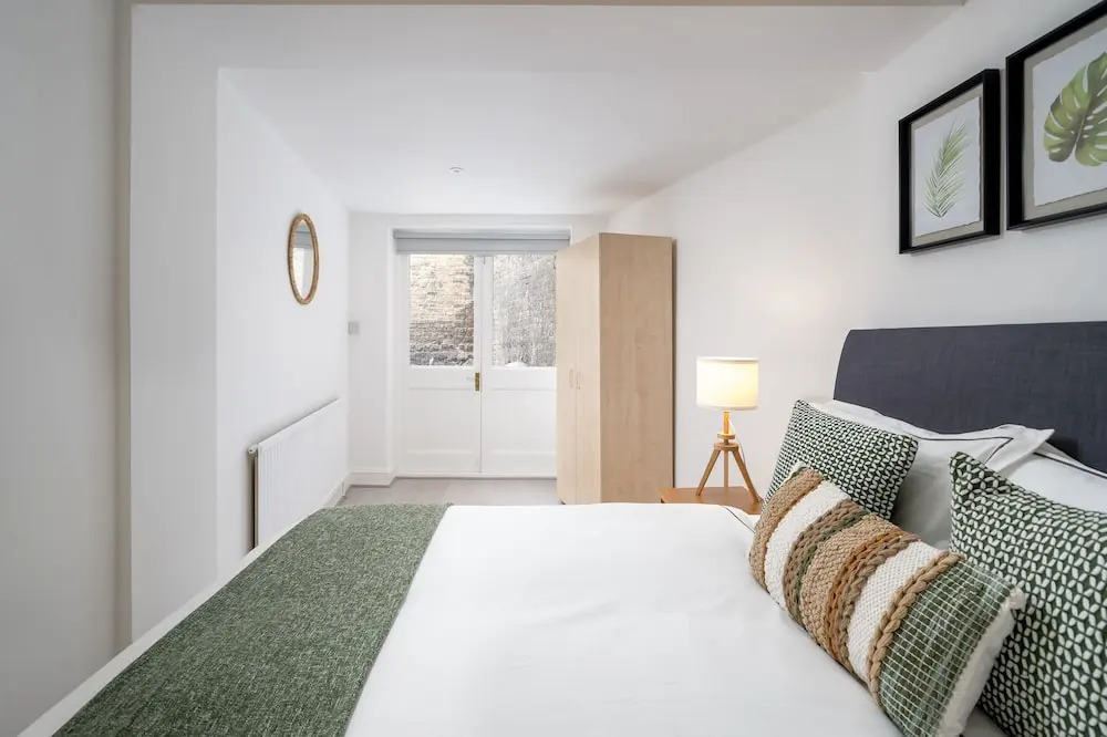 Russell Sq Suite 2 Bed Apartment