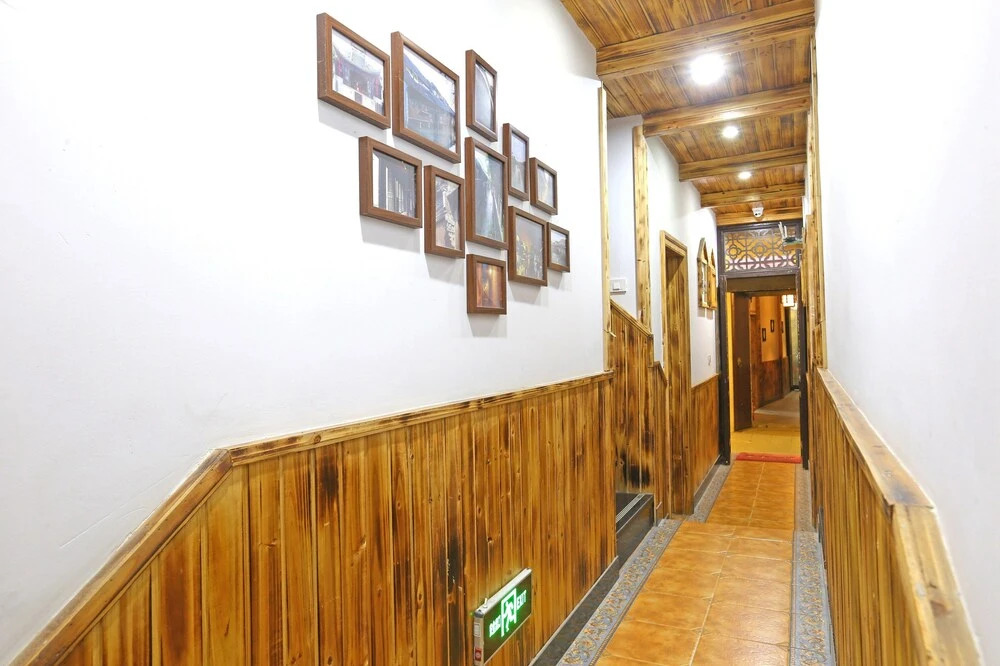 Alley Boutique Inn